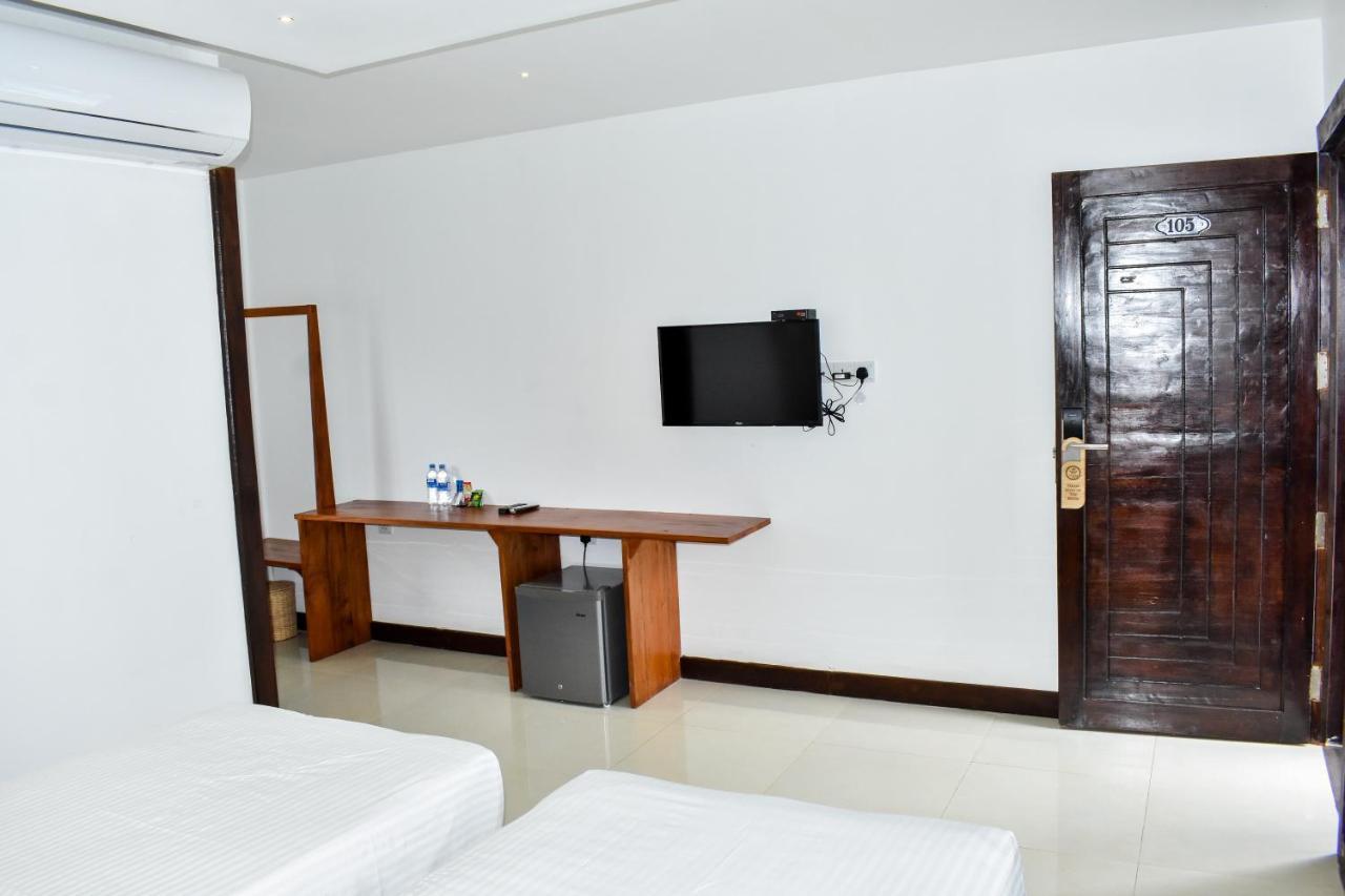J7 Villaj Resort Trincomalee Exterior foto
